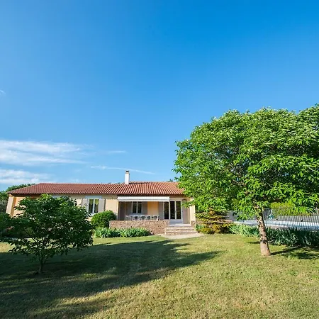 Villas De La Ferme Du Gros Noyer Malaucene Exterior photo